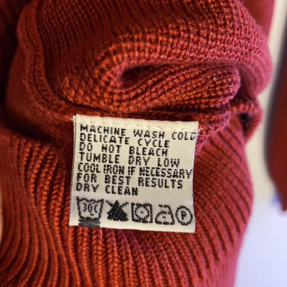 Tommy Bahama Rust V-Neck Lightweight Sweater Men’s (See Measurements)